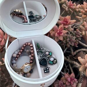 Elegant White Jewelry Organizer